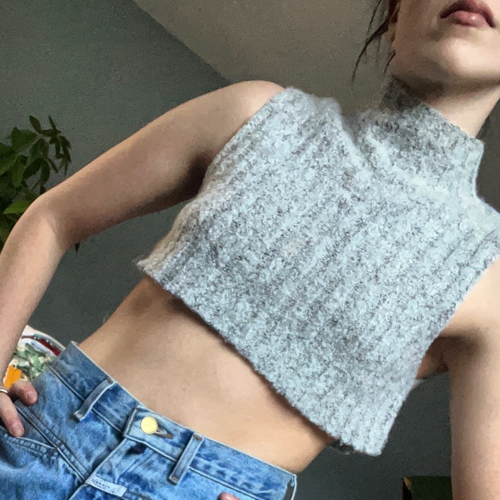 F21: Super Cropped Sleeveless Sweater